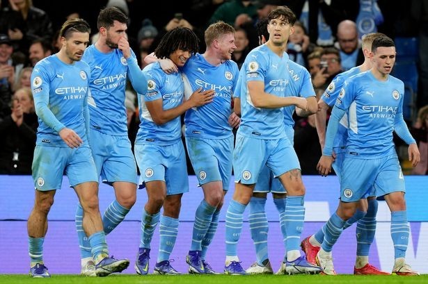  曼城锋线火力全开，客场大胜埃弗顿夺榜首